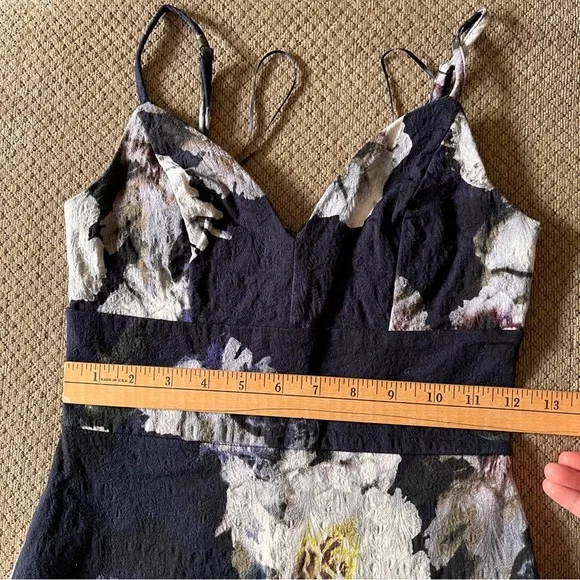 Floral Dynamite dress - stretch / stretchy - size XS - Picture 12 of 12